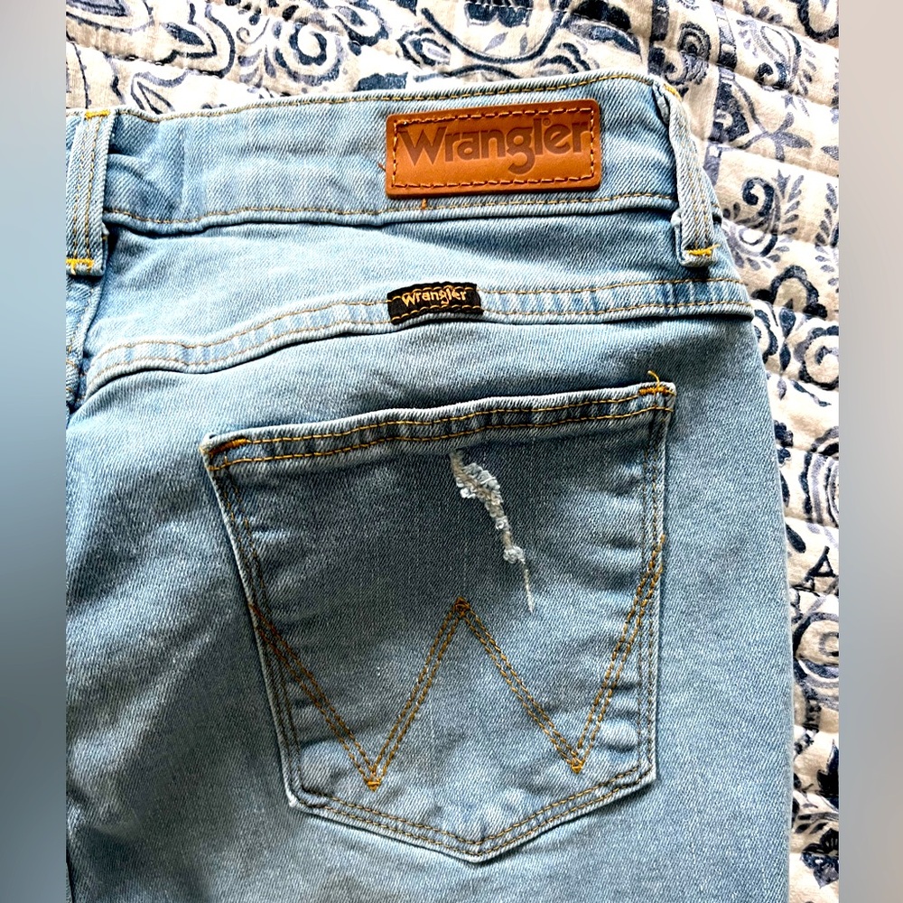 Wrangler high rise cropped flare jeans sz12